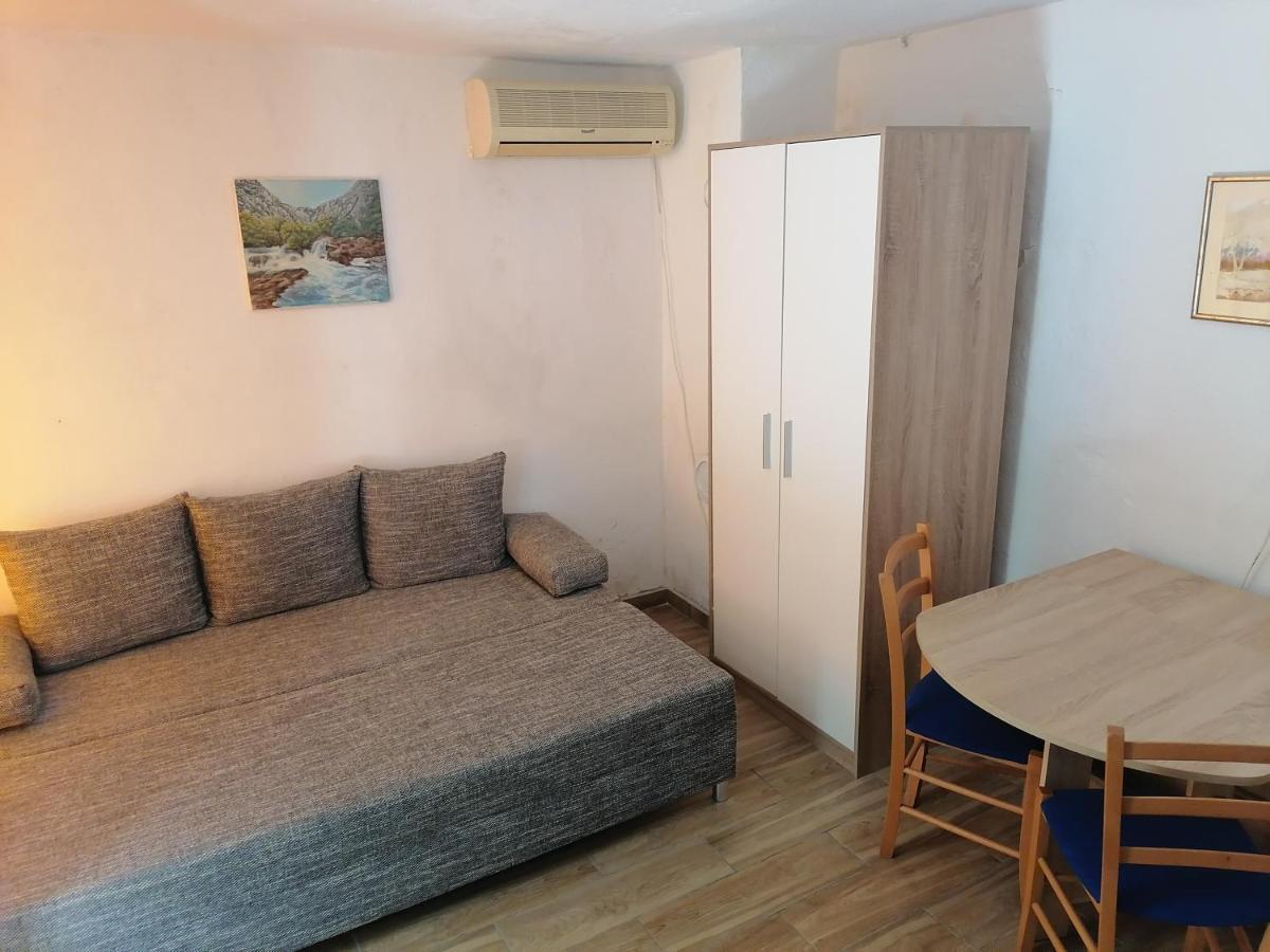 Apartman Milica Golubic  ภายนอก รูปภาพ